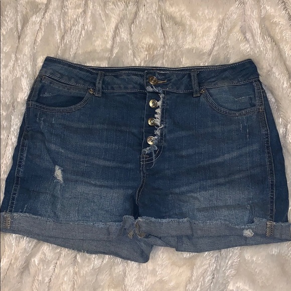 High rise jean short - Picture 1 of 3